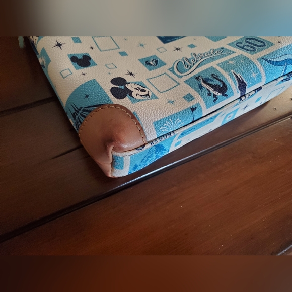 DOONEY AND BOURKE Disney's 60th Anniversary collectors addition purse - Picture 6 of 9